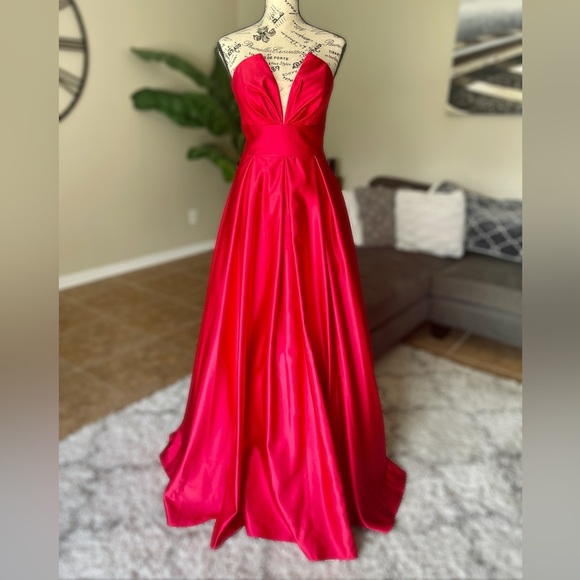 Betsy & Adam Red Satin Strapless Ball Gown, Woman’s Size 6, New With Tags - Picture 1 of 7